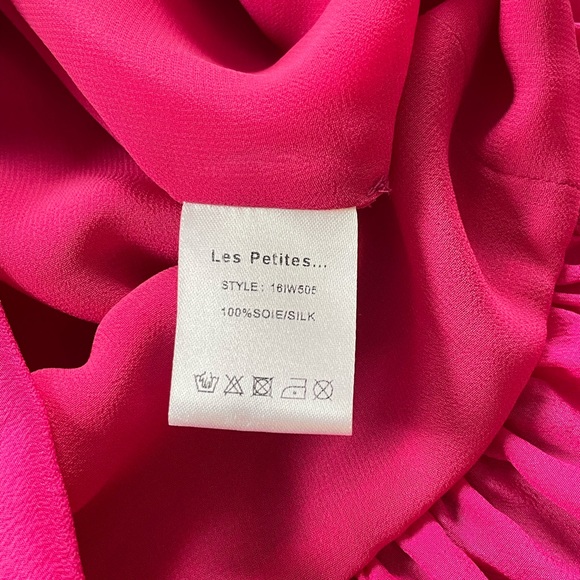 Les Petites Paris - Silk - Medium - Fushia - Pink Top with Ruffle - Picture 5 of 6